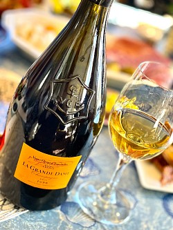 2024年新年会にて、グランダム抜栓🥂！